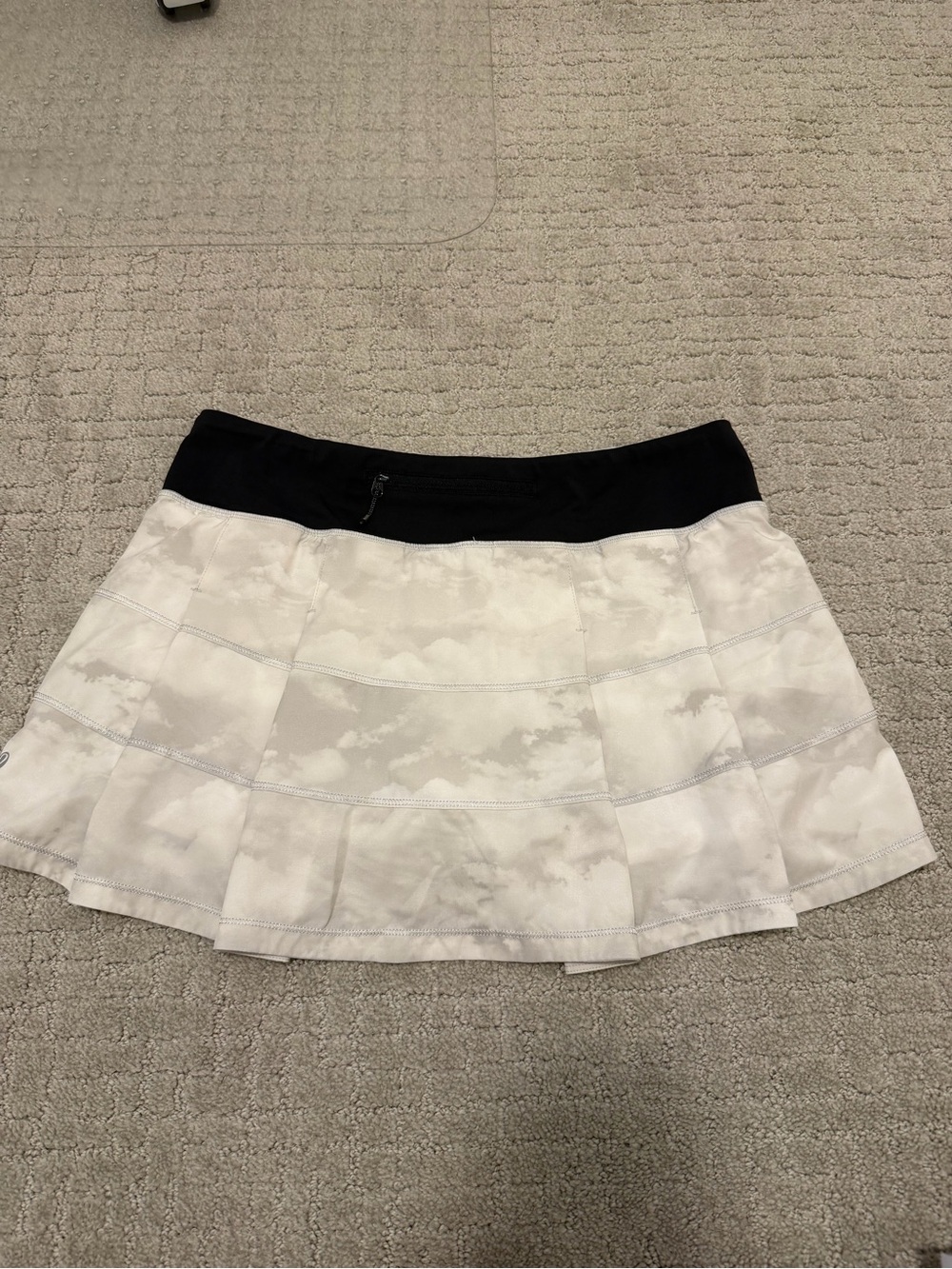 lululemon athletica Black Waist White Cloud-Pattern Pleated Mini Skirt